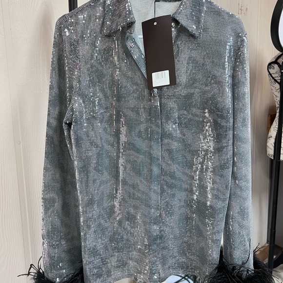 NWT Onalaja Sequin Top with Feather Cuffs - Picture 2 of 3